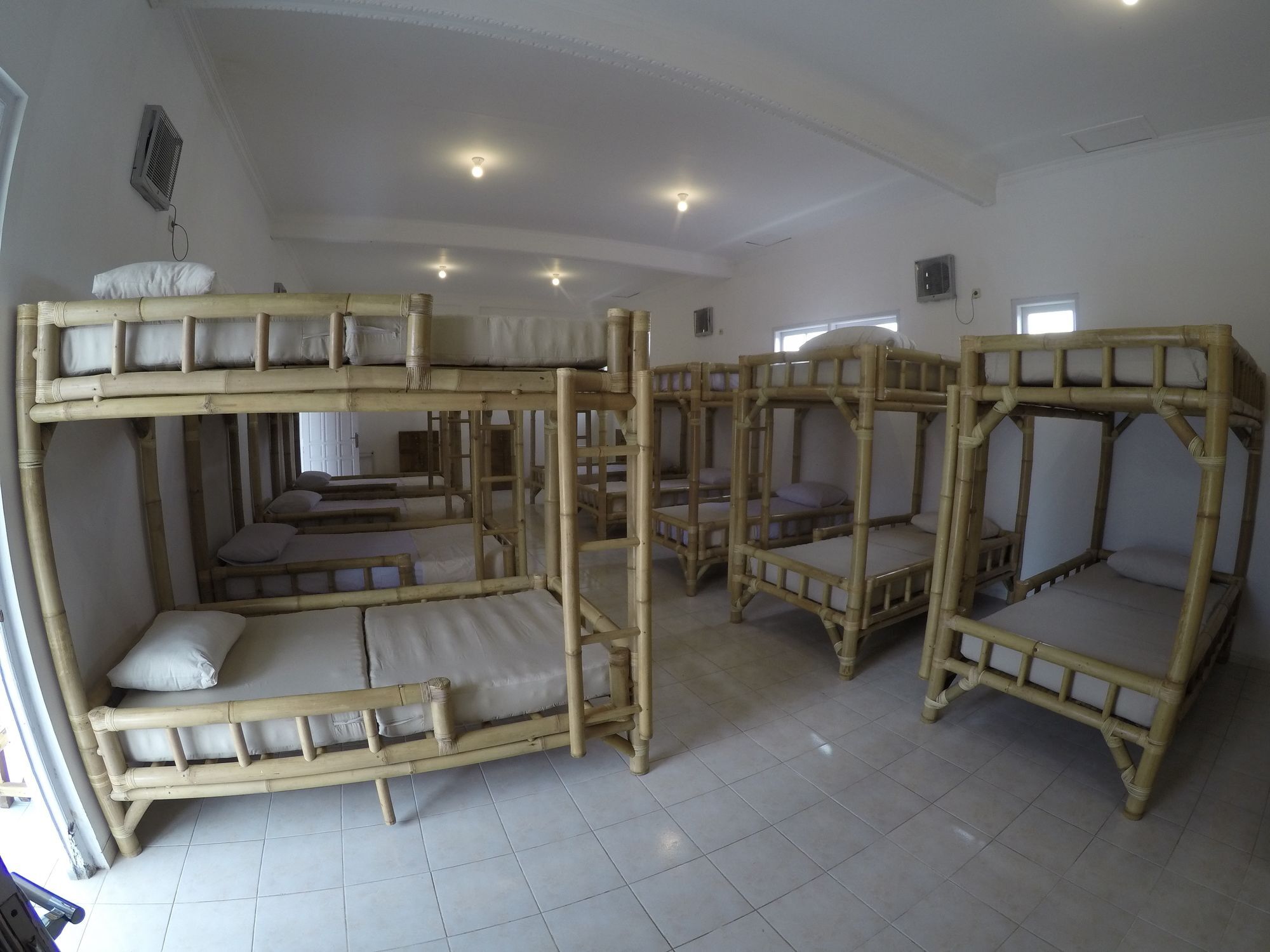 Palmyra Hostel Malang Exteriör bild