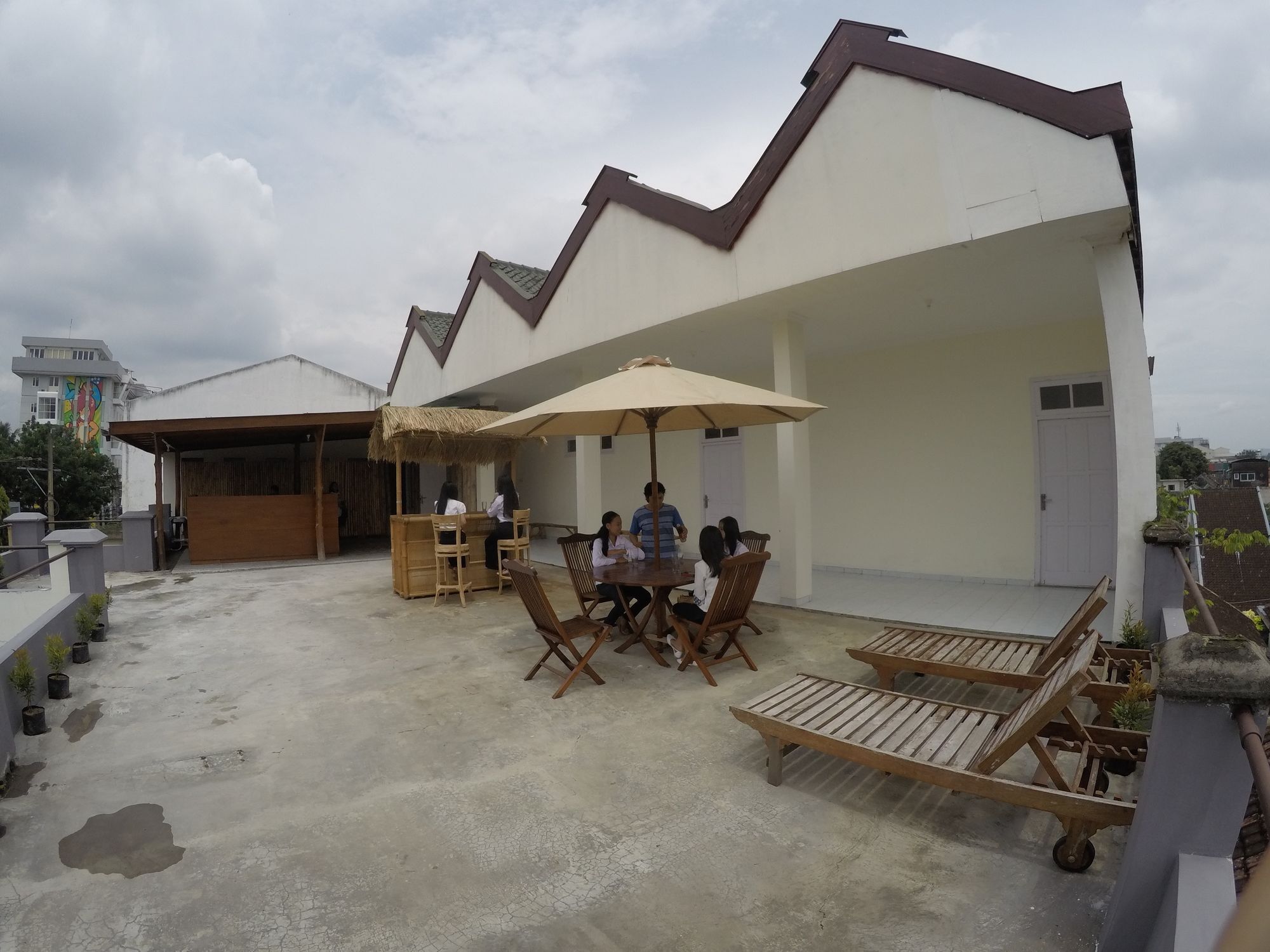 Palmyra Hostel Malang Exteriör bild