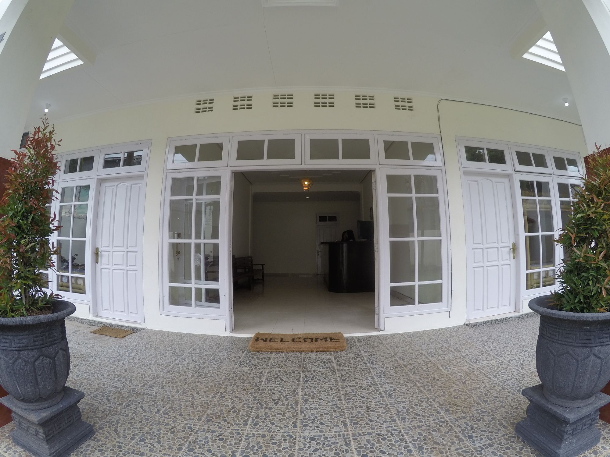 Palmyra Hostel Malang Exteriör bild